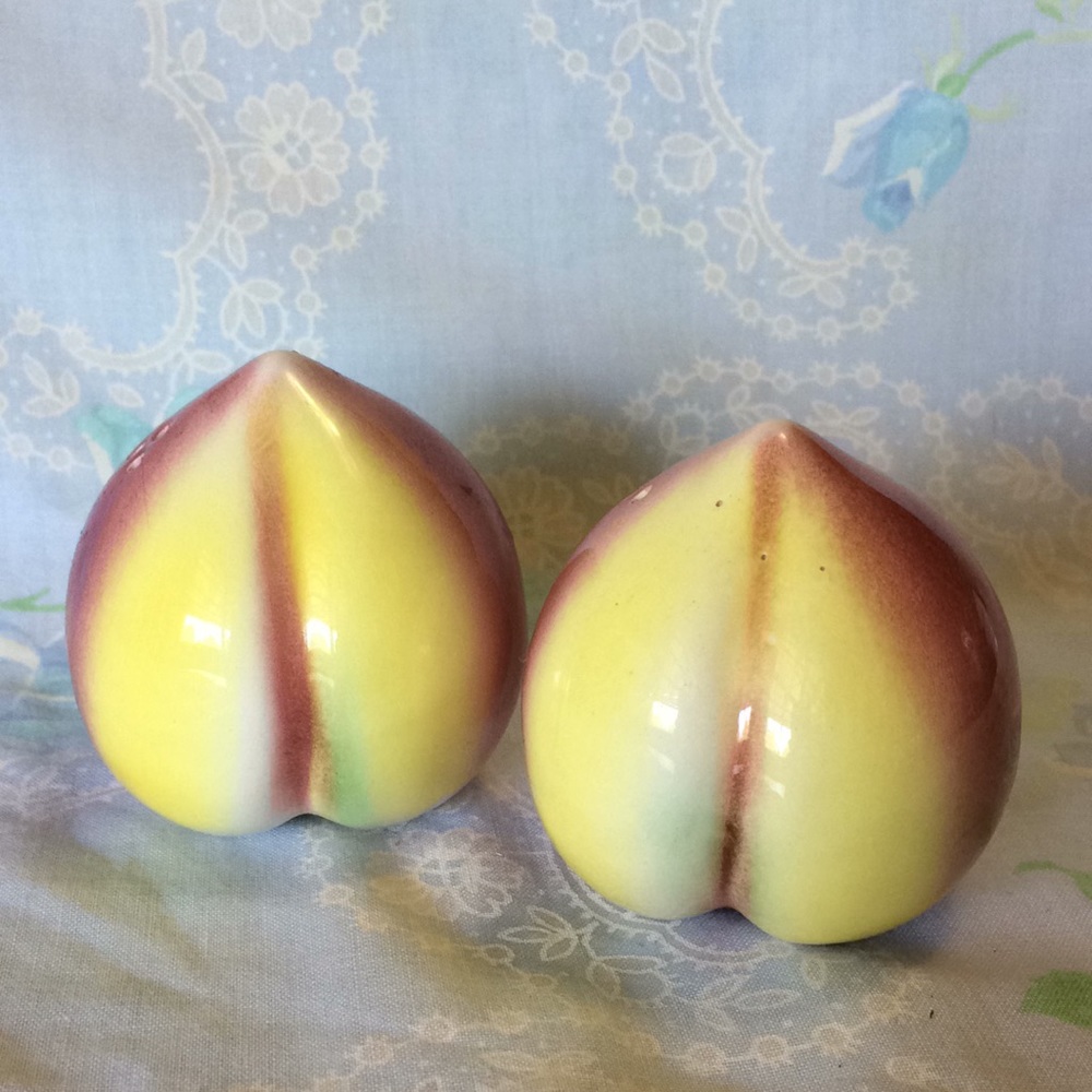 Peach shaped salt and pepper shakers
